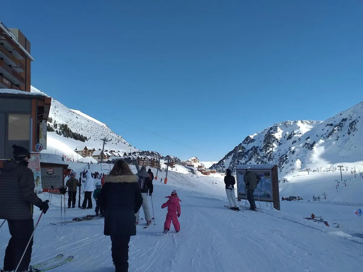 STUDIO en PLEINE MONTAGNE AVEC VUE SUR MARMOTTES La Mongie