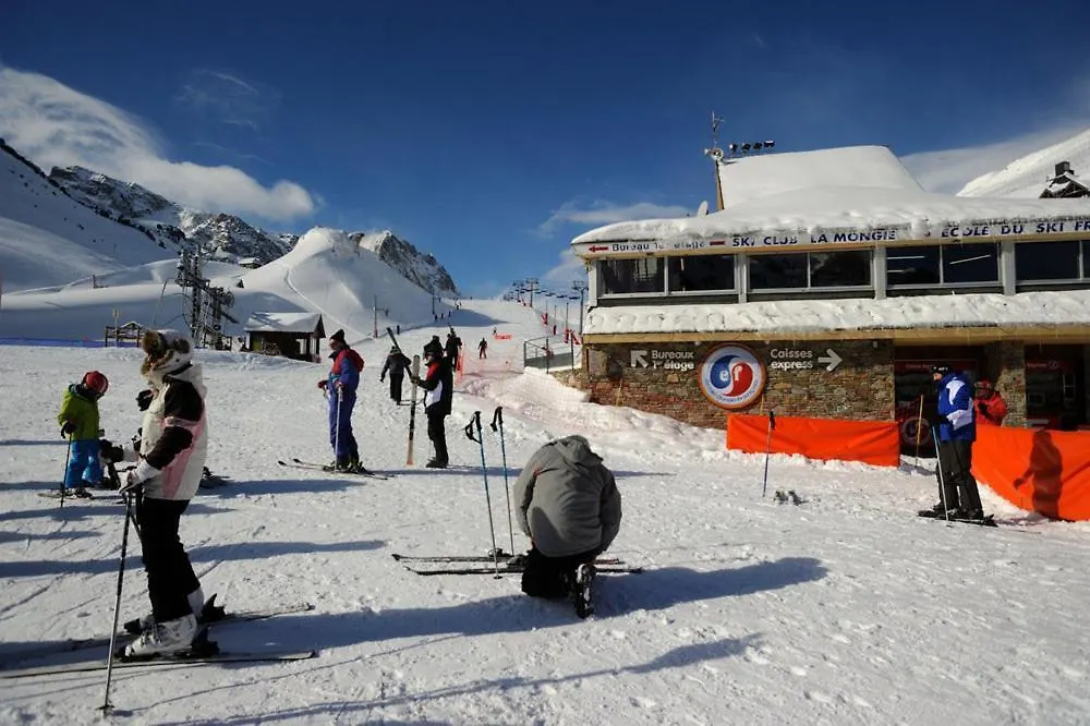 Studio En Pleine Montagne Avec Vue Sur Marmottes La Mongie Apartment